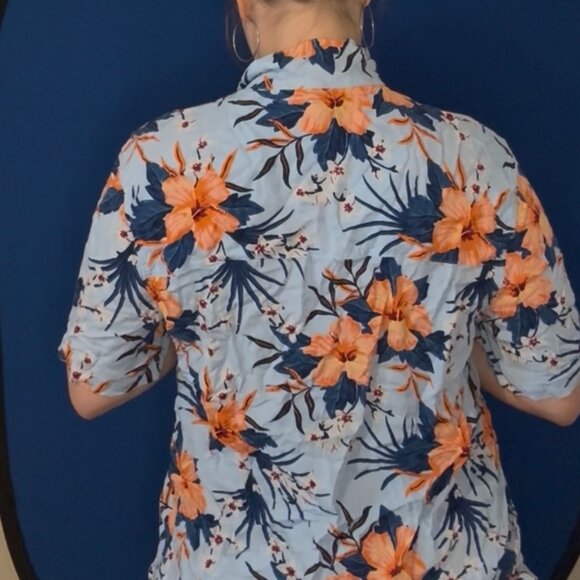 H&M Tropical Print Button Down T-Shirt, Size Large - Picture 4 of 4
